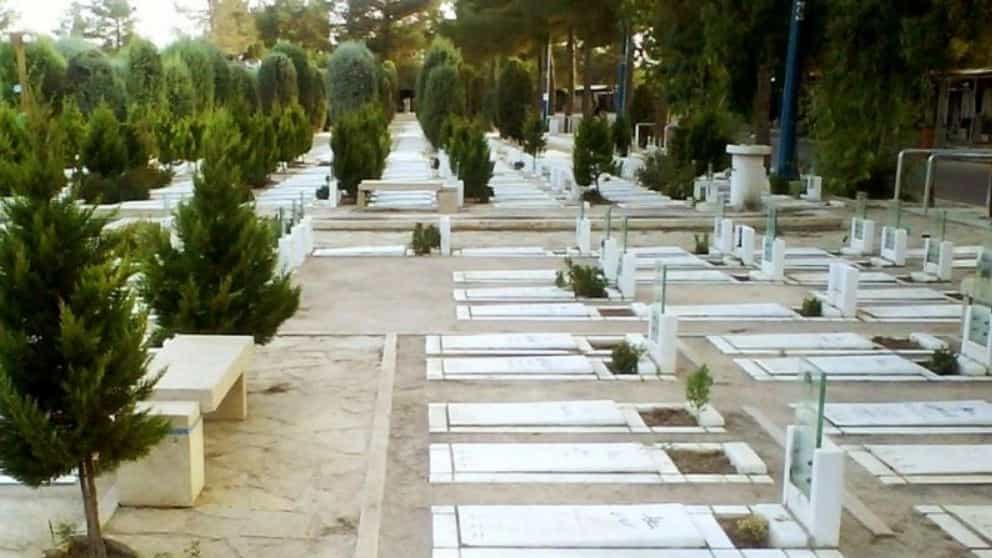 راهنمای نگهداری و مراقبت از سنگ مزار